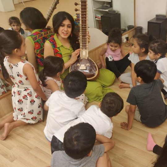 Little Folk Voices - Sing and Move with Folk Music from All Around India (4-10 years)